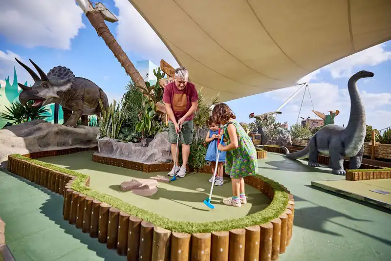 Diviértete en el Mini Golf Dino de Lanzarote